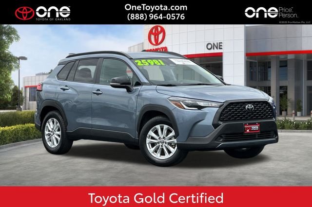 Certified Used 2025  Toyota LE image 1