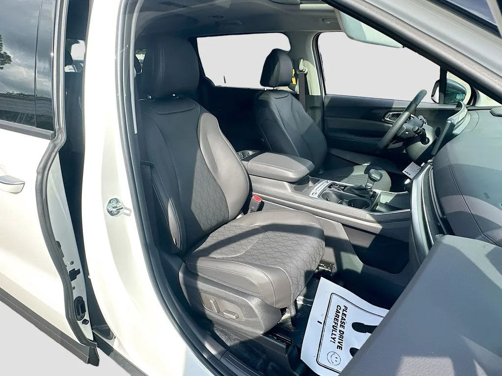 New 2026 Snow White Pearl Kia SX image 30