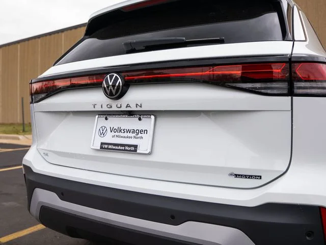 New 2026 White/off-white Volkswagen 2.0T SE image 9