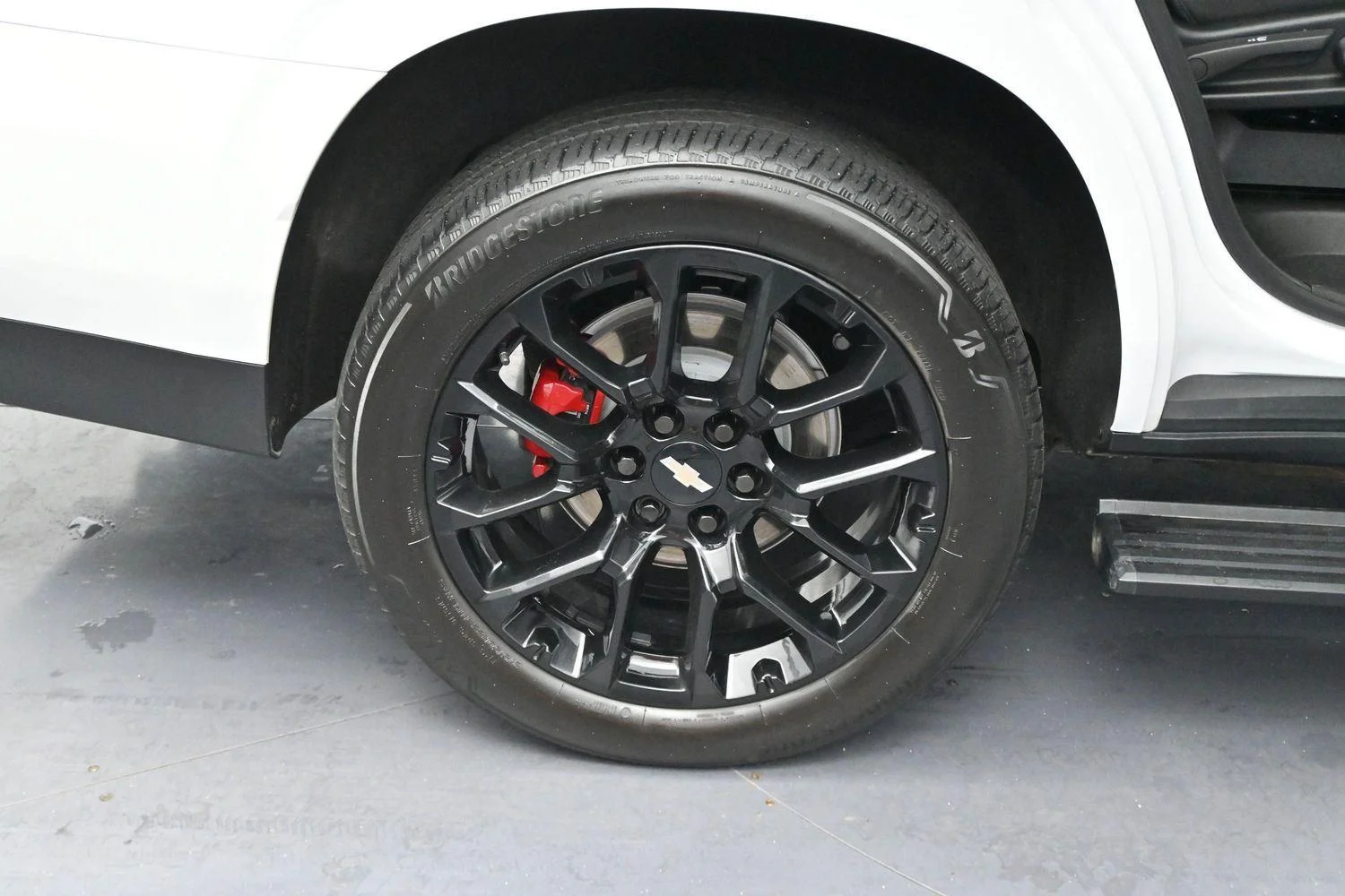 Used 2024 Summit White Chevrolet High Country image 41