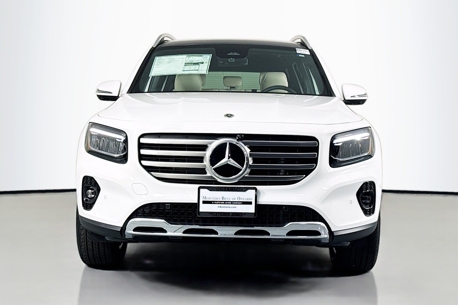 New 2026 Polar White Mercedes-Benz GLB 250 4MATIC® SUV image 2
