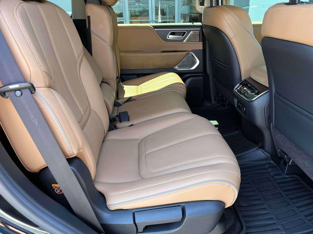 Used 2025 Black INFINITI SENSORY AWD image 21