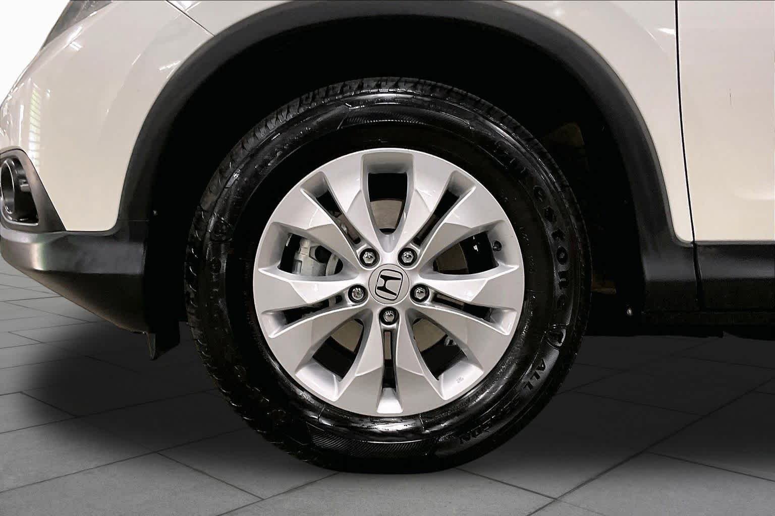 Used 2014 White Diamond Pearl Honda EX image 11
