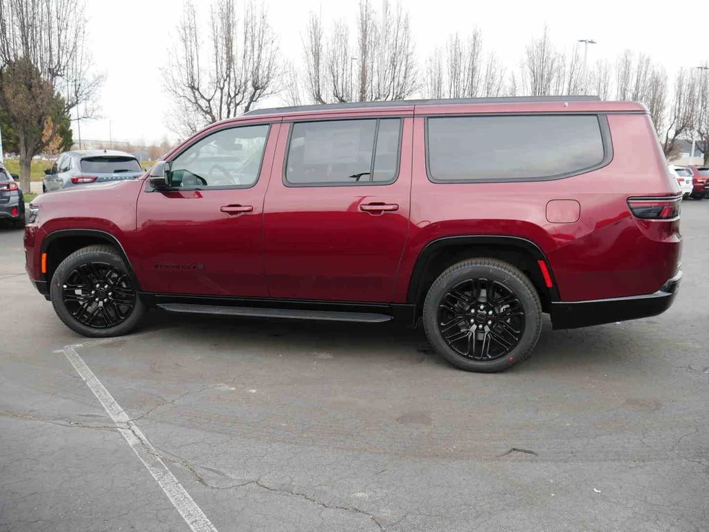 2025 Jeep Wagoneer L Series II - Photo 21