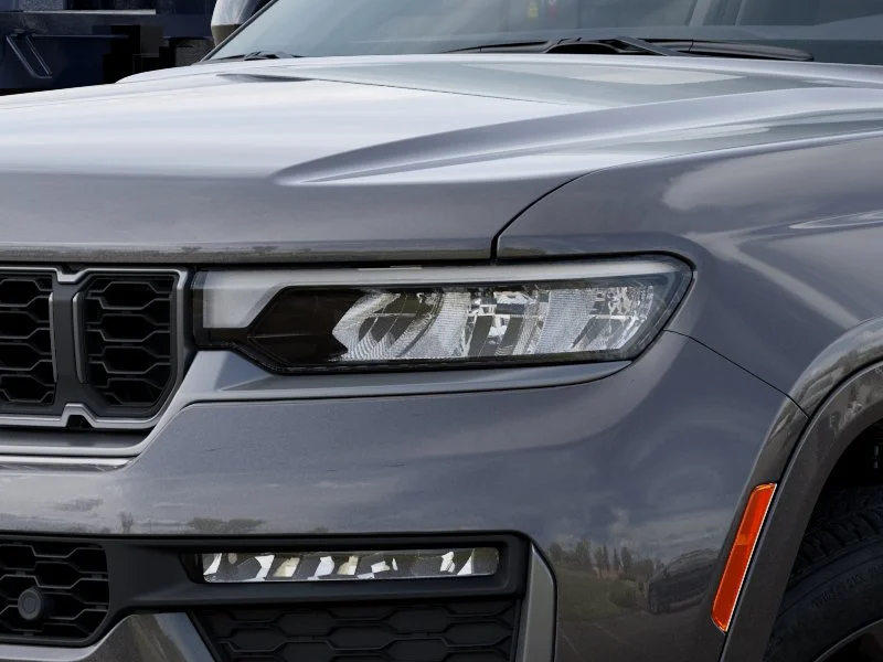 New 2026 Baltic Gray Metallic Clear-Coat Exterior Paint Jeep Limited image 6