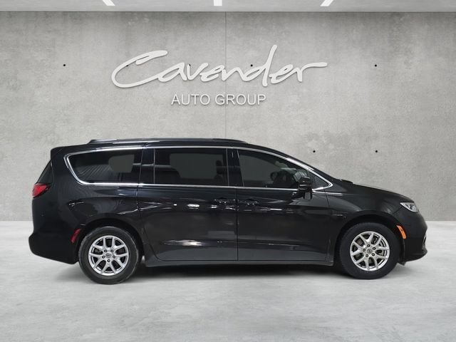 Used 2022 Black Chrysler Touring L image 17