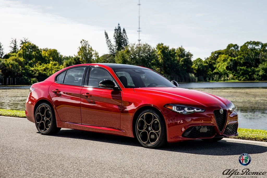 2025 Alfa Romeo Giulia Intensa RWD's photo