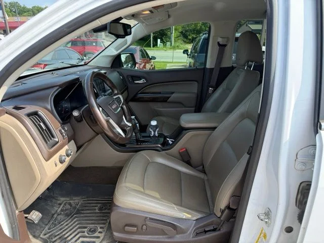 Used 2017 White GMC SLT image 11