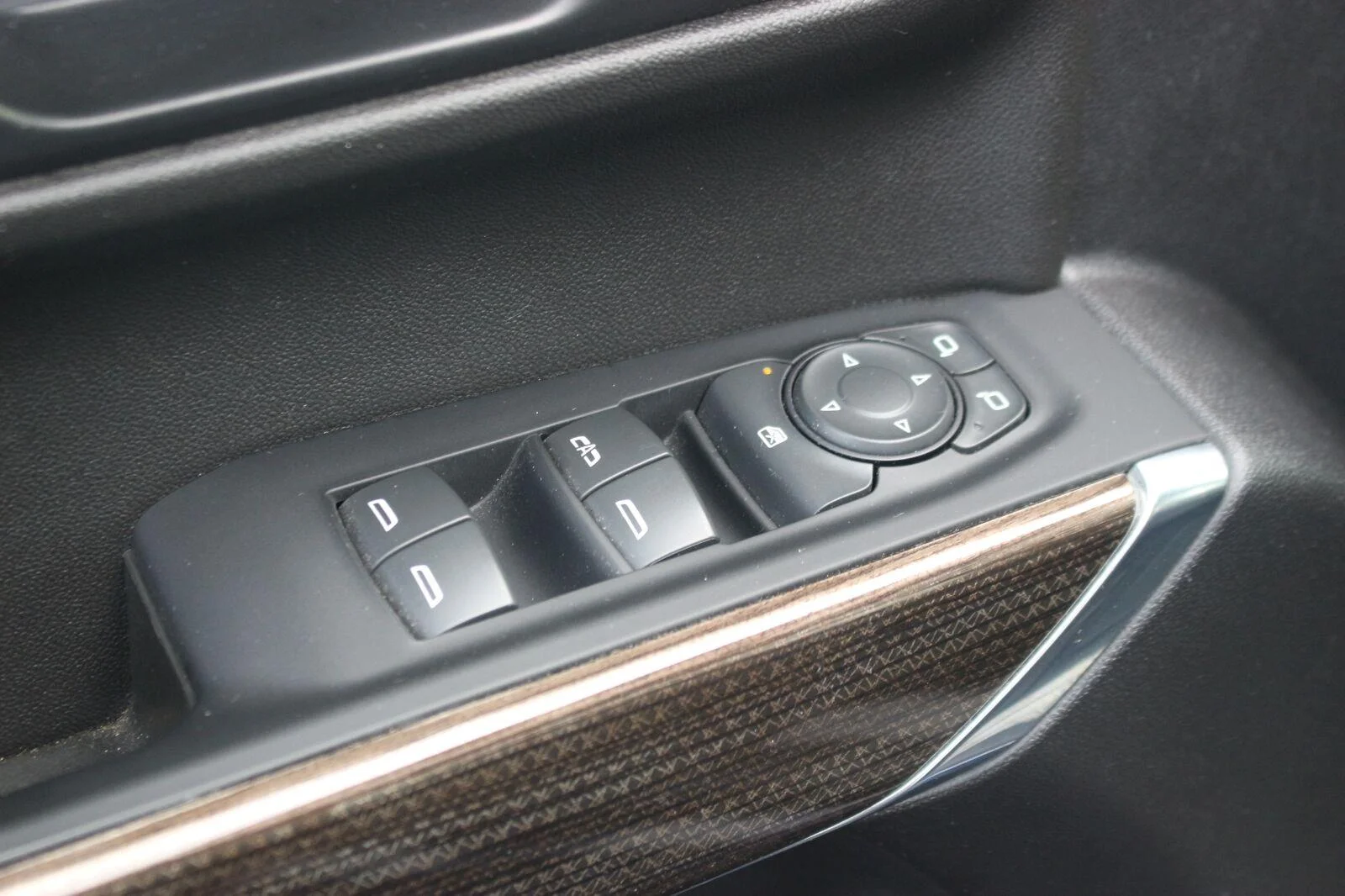 Used 2021 NORTHSKY BLUE METALLIC Chevrolet RST image 16