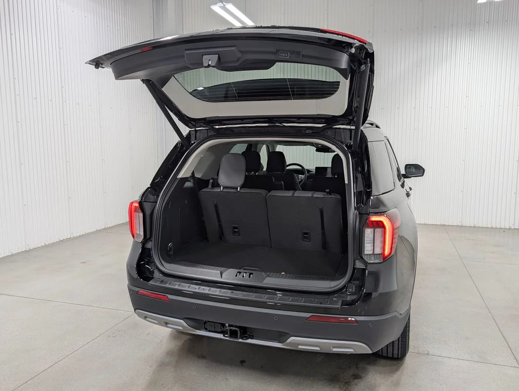 New 2026 Agate Black Metallic Ford Active image 7
