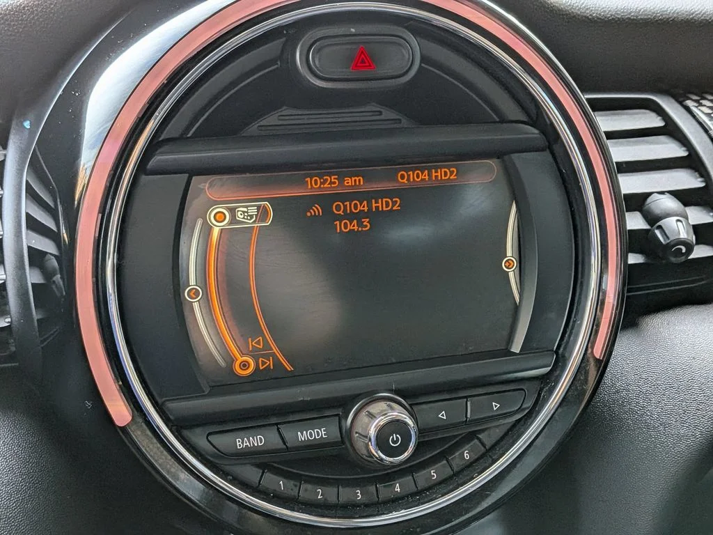 Used 2018 Black MINI Base image 17