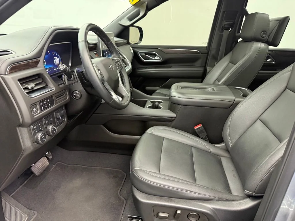 Used 2023 Gray Chevrolet Z71 image 23