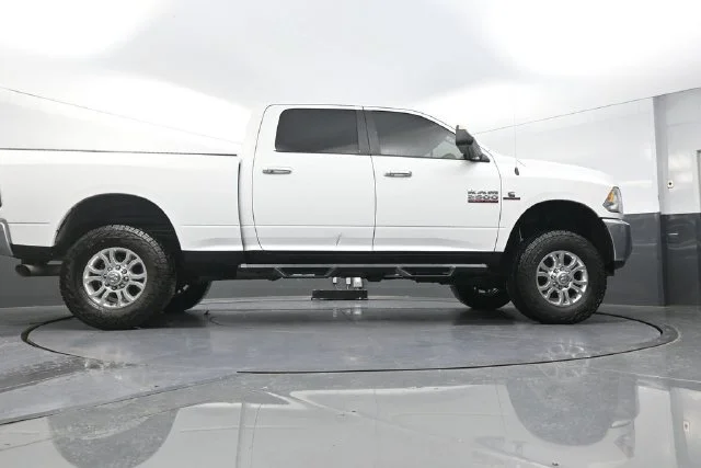 Used 2016 White Ram SLT image 38
