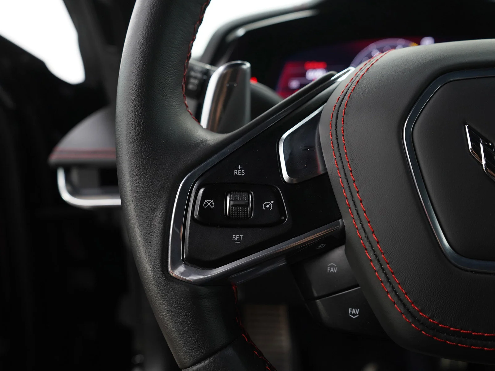 Used 2020 Black Chevrolet Stingray image 22