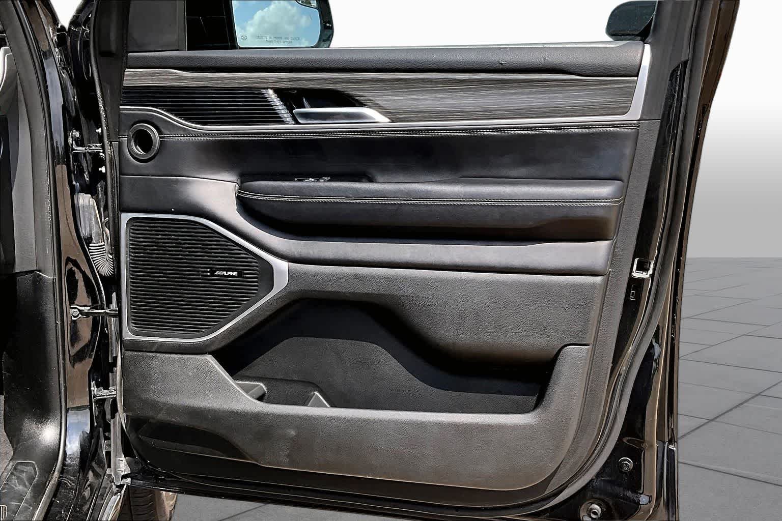 Used 2023 Diamond Black Crystal Pearlcoat Jeep Series II image 23