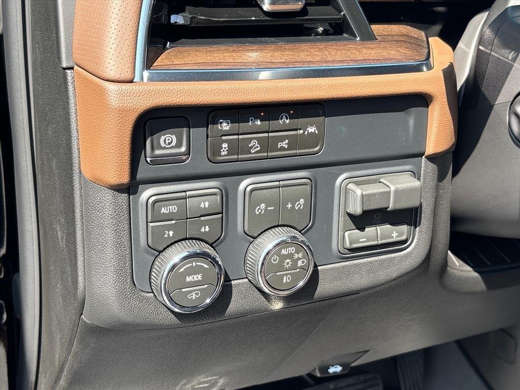 New 2026 Black Chevrolet High Country image 19
