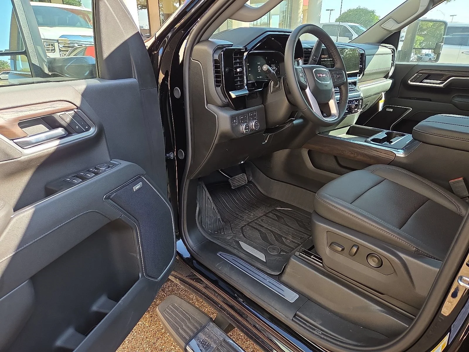 2026 GMC Sierra 2500HD SLT - Photo 11
