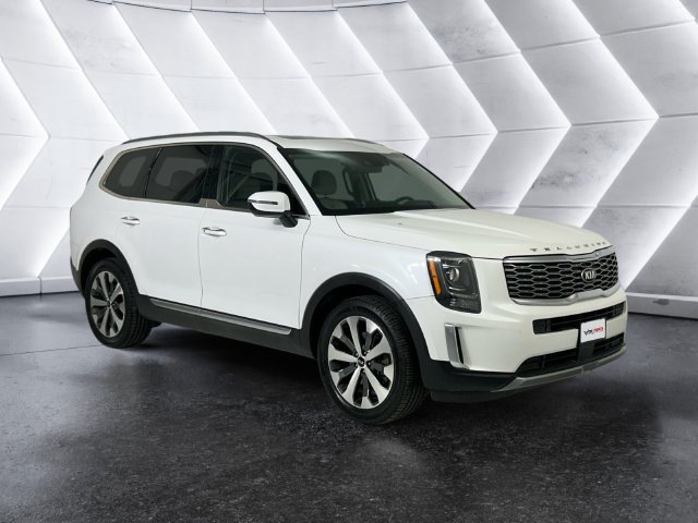 Used 2020 White Kia S image 1