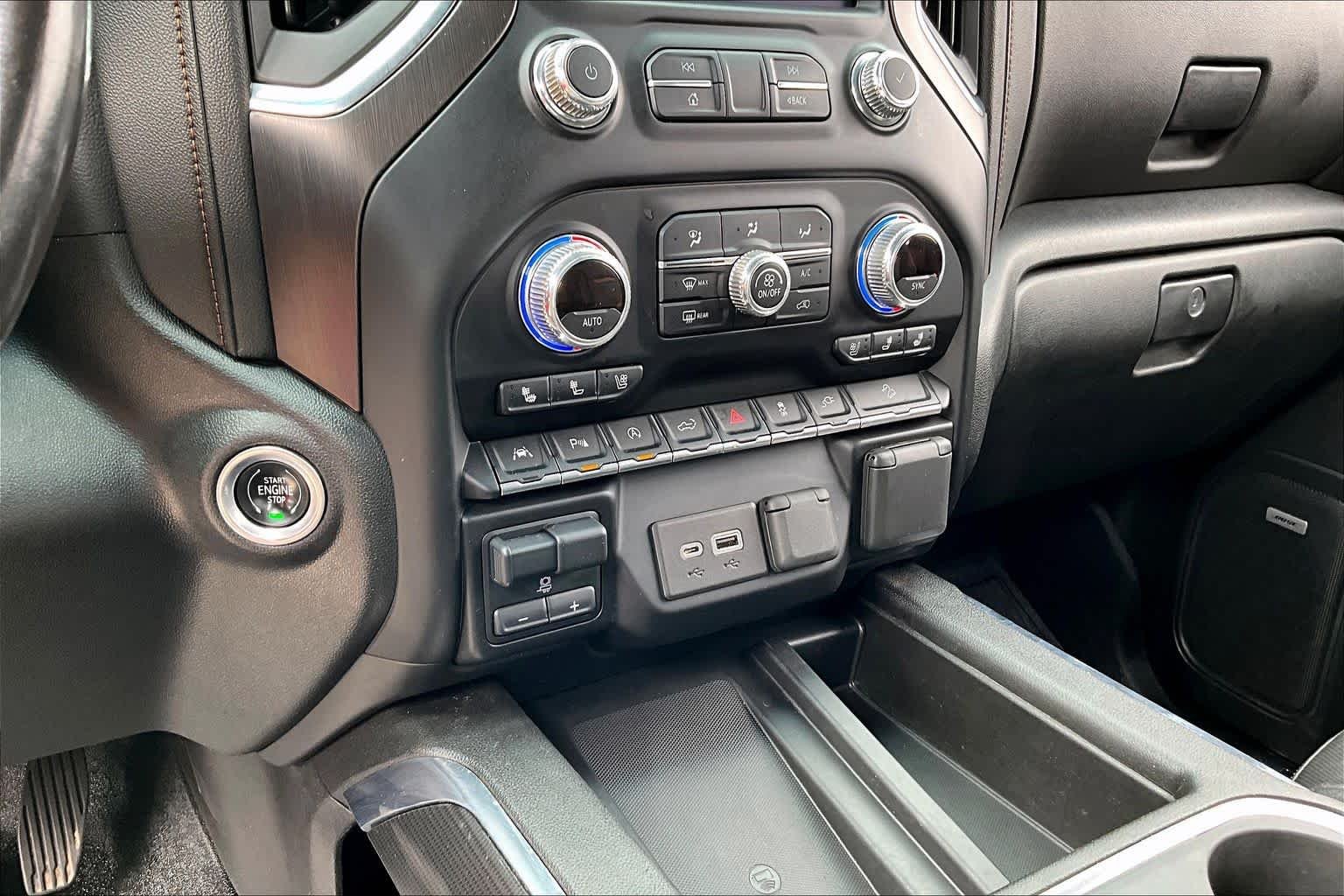 Used 2021 Summit White GMC AT4 image 32