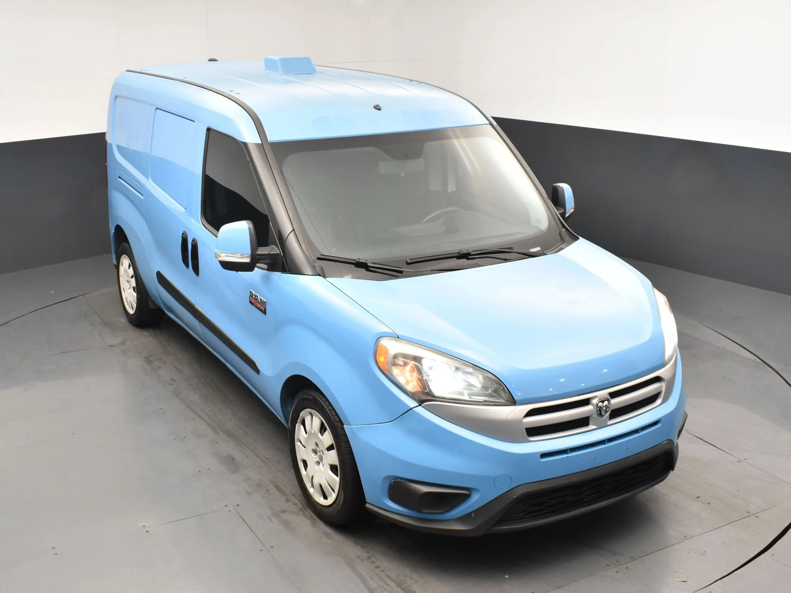 Used 2017 Blue RAM Tradesman SLT image 20
