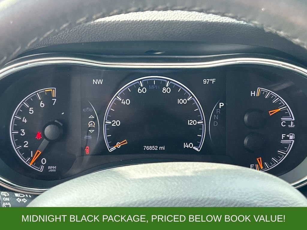 Used 2019 Black Jeep Altitude image 23