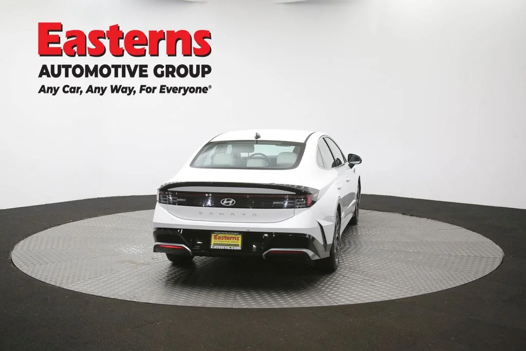 Used 2024 White Hyundai SEL image 38