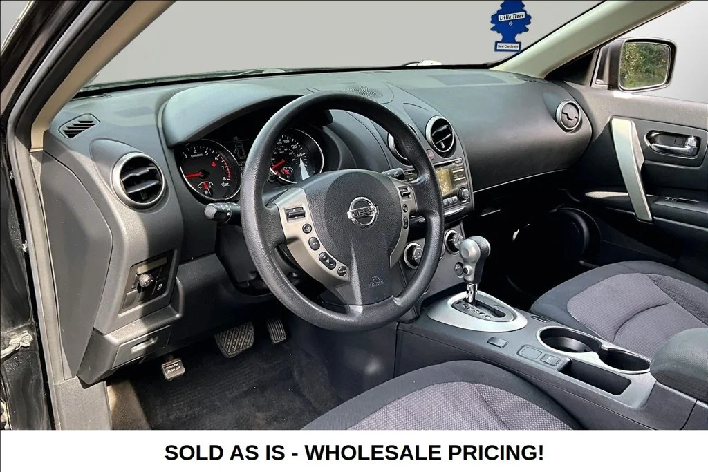 Used 2013 Black Nissan SV image 21