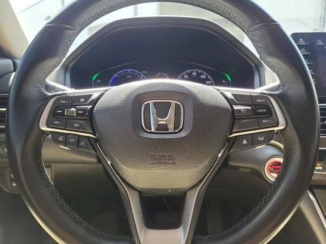 Used 2022 Silver Honda EX-L image 32
