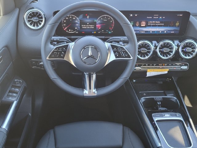 New 2026 Polar White Mercedes-Benz GLA 250 image 13