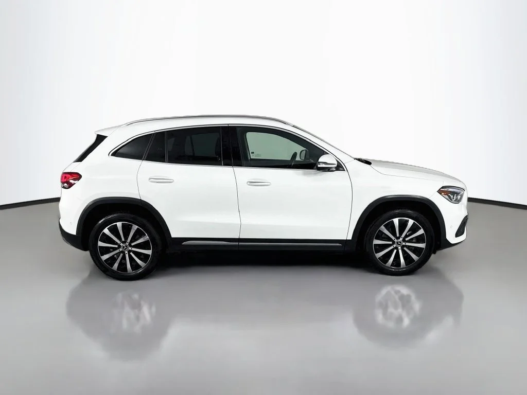 Used 2022 Polar White Mercedes-Benz GLA 250 image 8