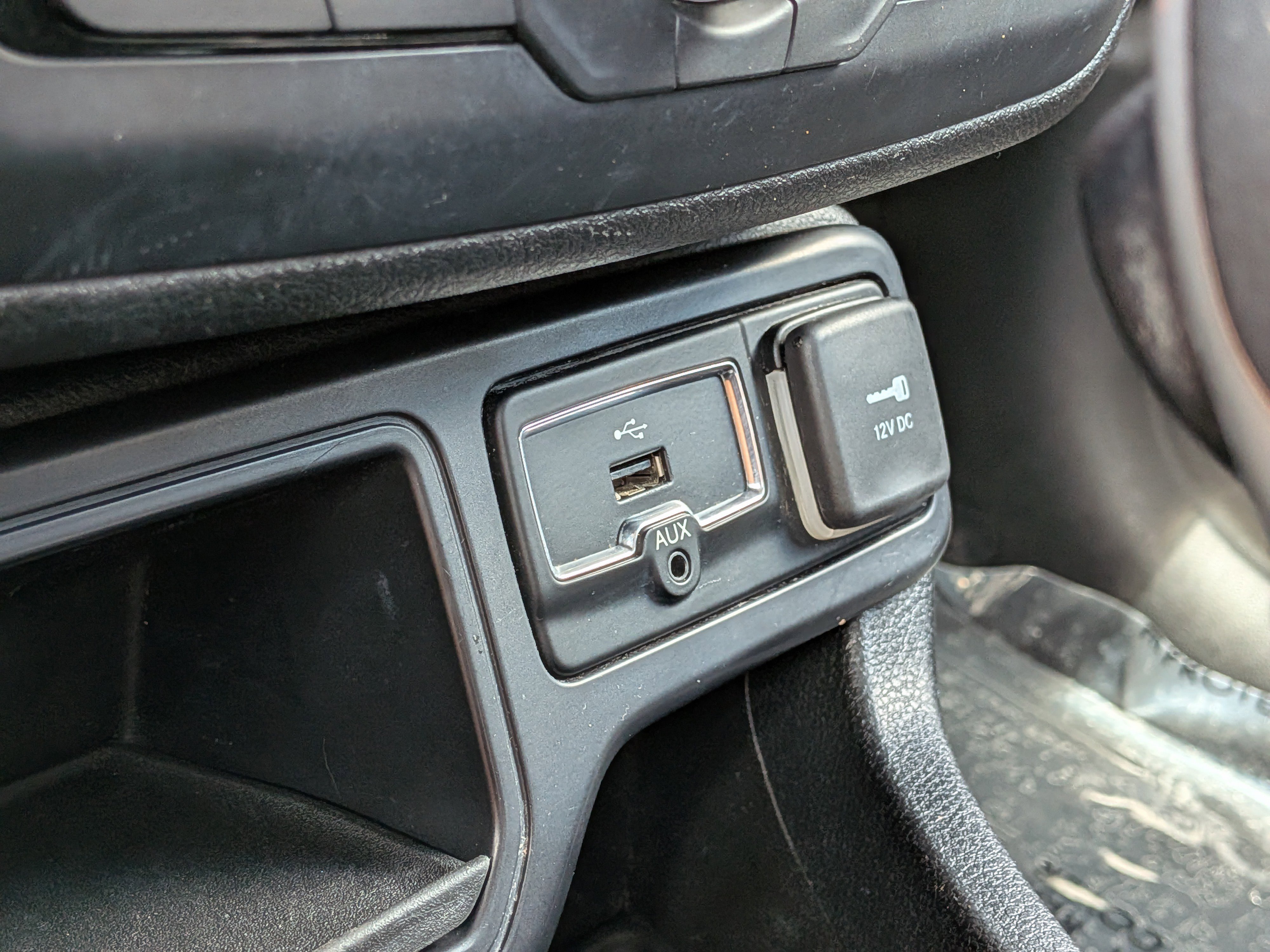 Used 2018 Anvil Jeep Latitude image 27