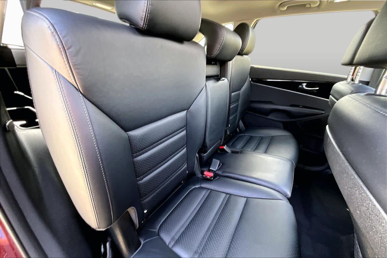Used 2020 Passion Red Kia EX V6 image 21