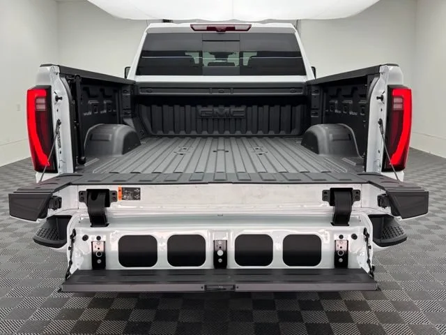 2026 GMC Sierra 2500HD Denali - Photo 11