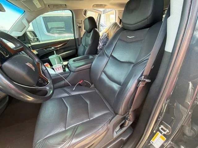 Used 2020 SHADOW METALLIC Cadillac Premium Luxury image 5