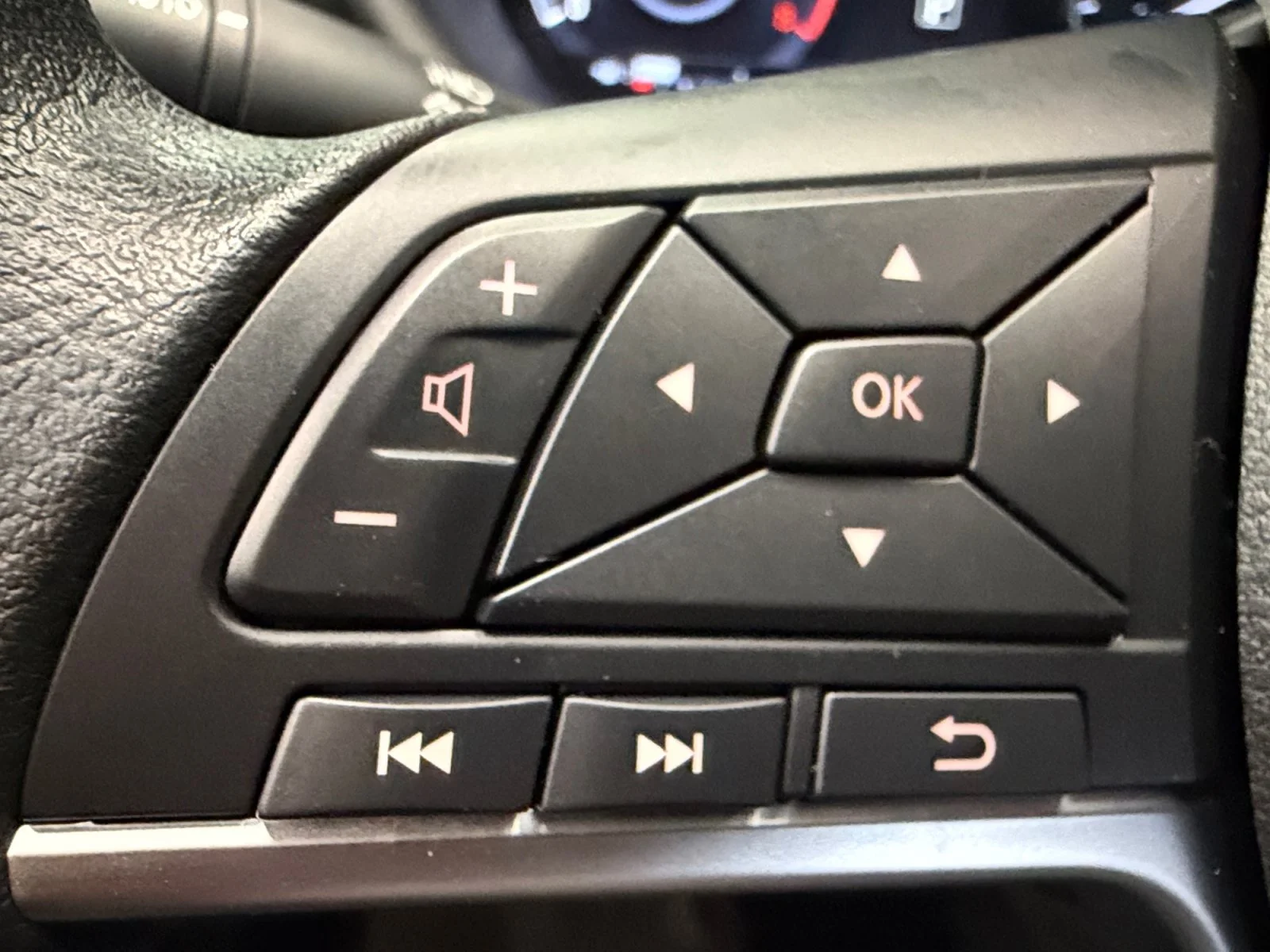 Used 2024 Gun Metallic Nissan SV image 18