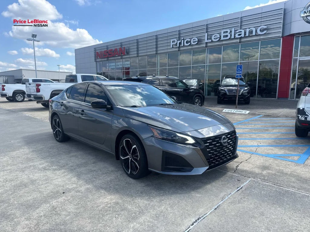 2023 Nissan Altima 2.5 SR's photo