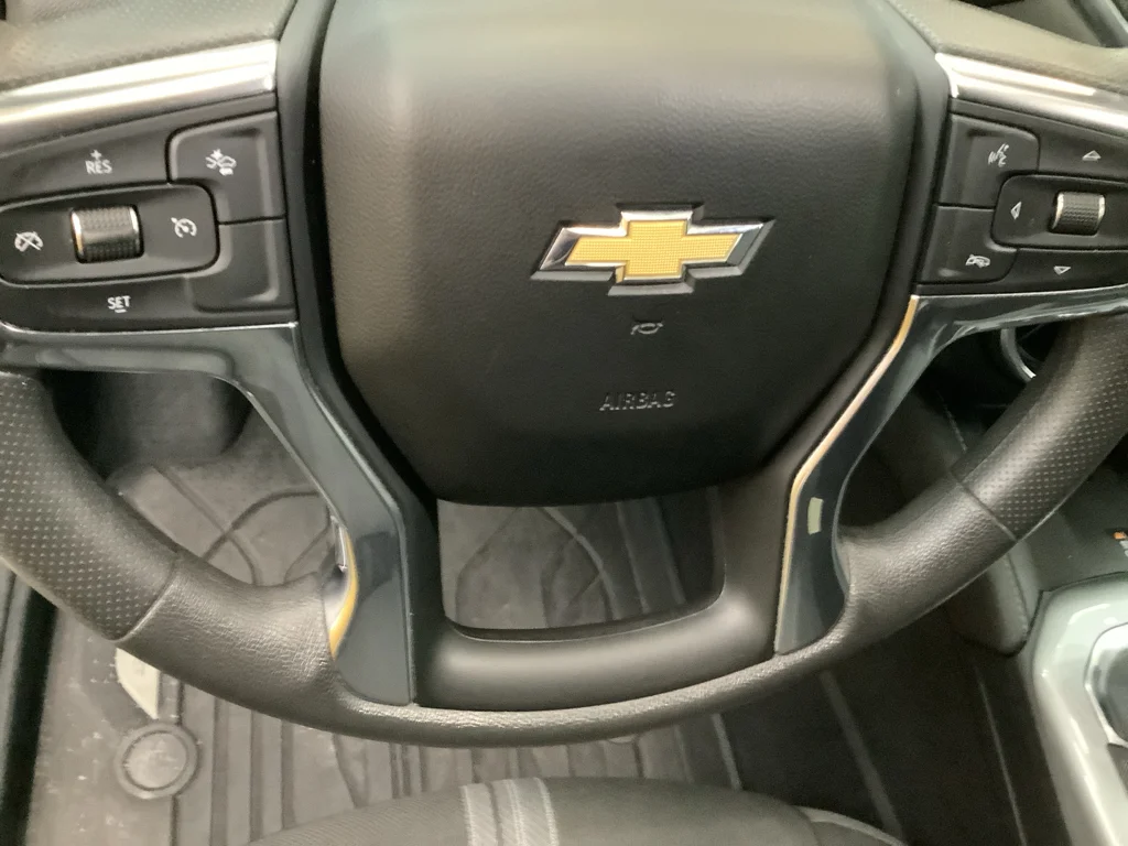 Used 2023 BLACK Chevrolet LT image 15