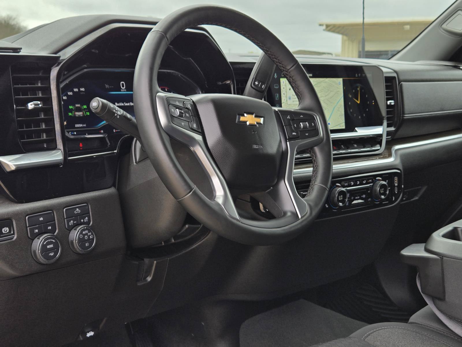 Used 2025 Summit White Chevrolet LT image 19