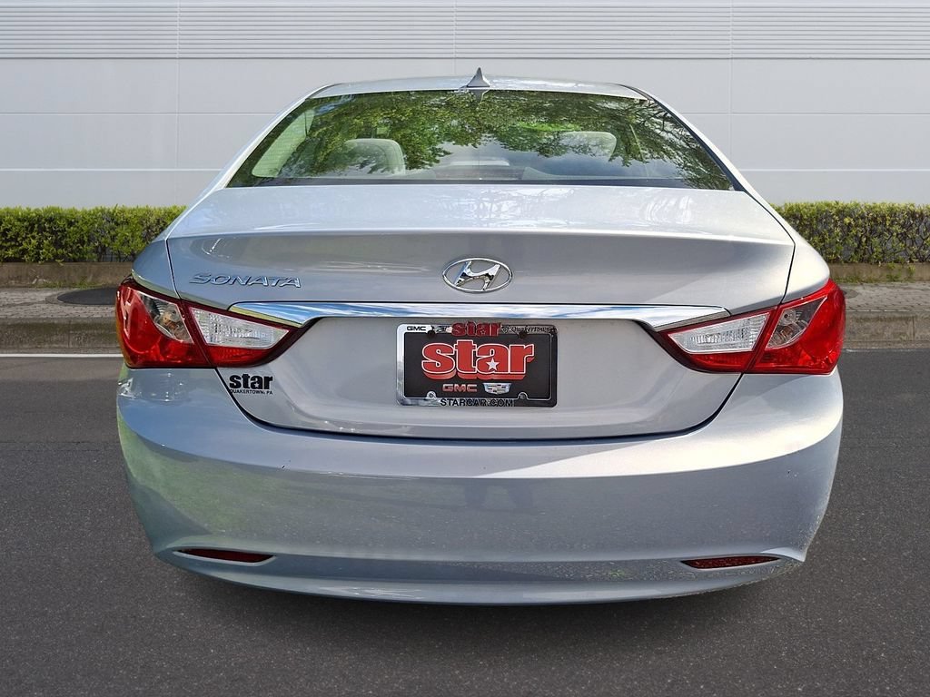 Used 2013 Blue Hyundai GLS image 6