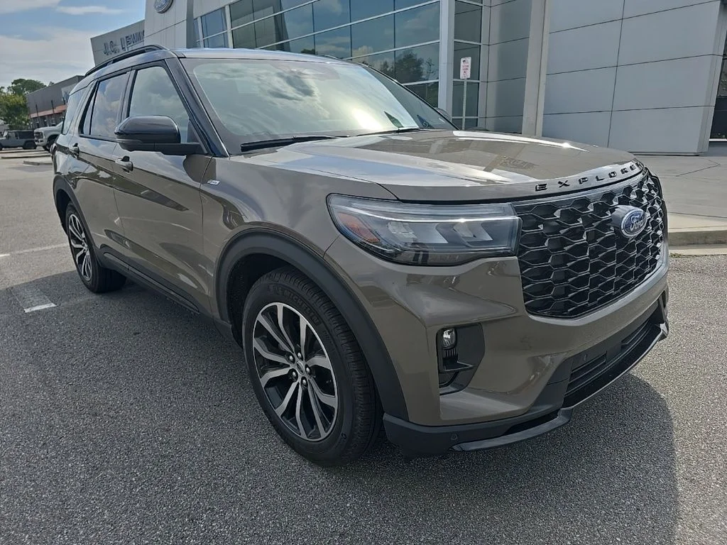 Used 2026 Gray Ford ST-Line image 2