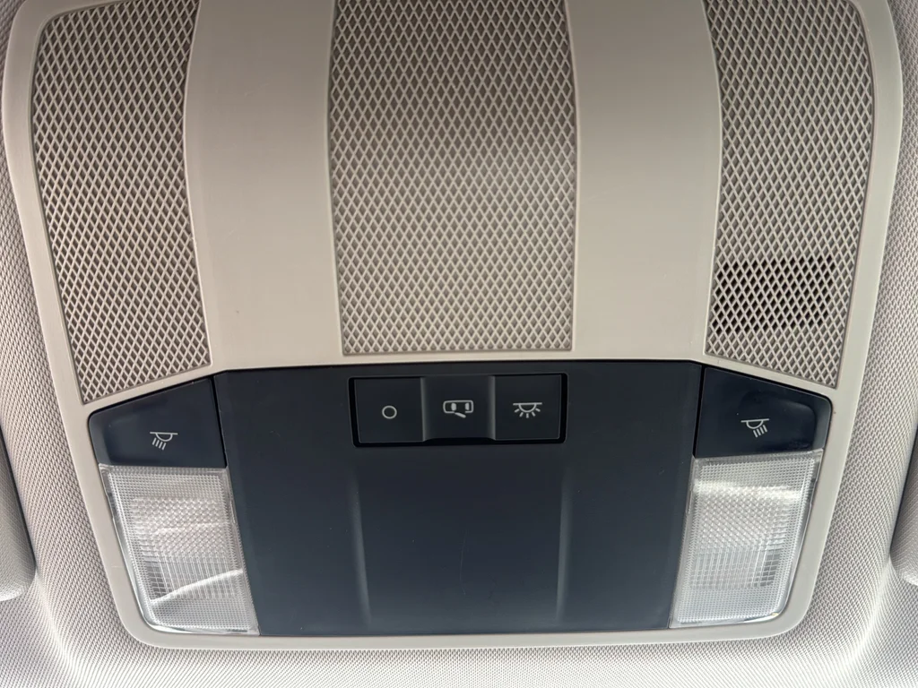 Used 2020  Mitsubishi LE image 18