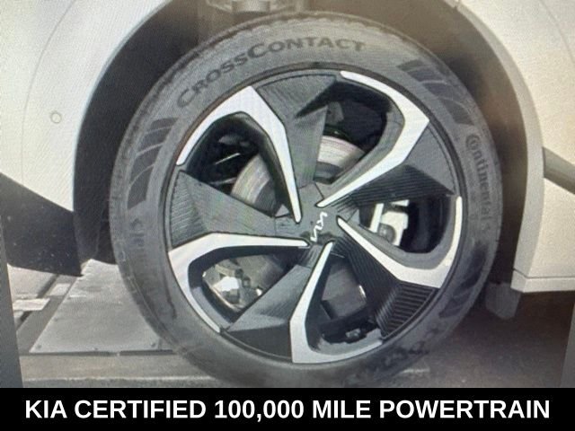 Used 2023 White Kia GT-Line image 10
