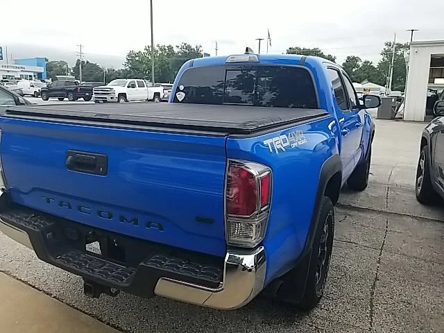 Used 2020 Blue Toyota SR5 image 19