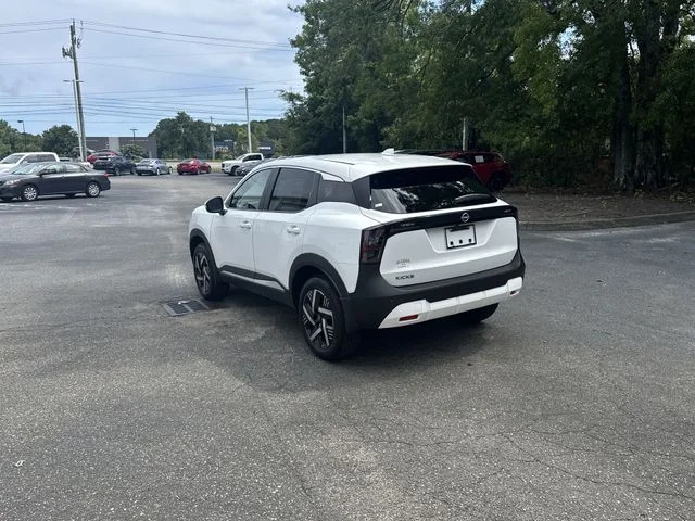 Used 2025 White Nissan SV image 7