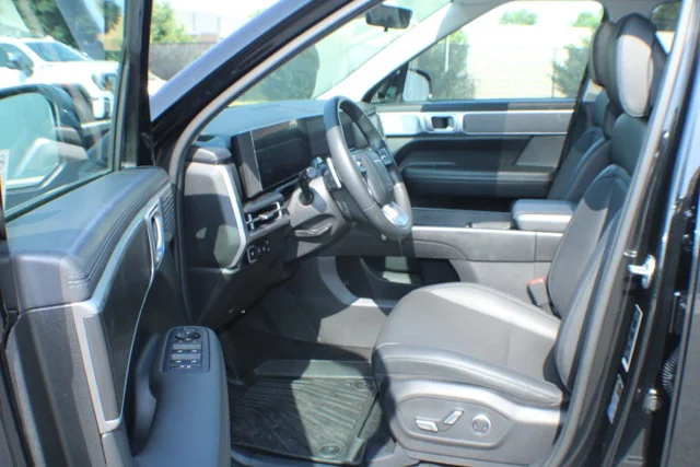 Used 2024 Phantom Black Hyundai XRT image 13
