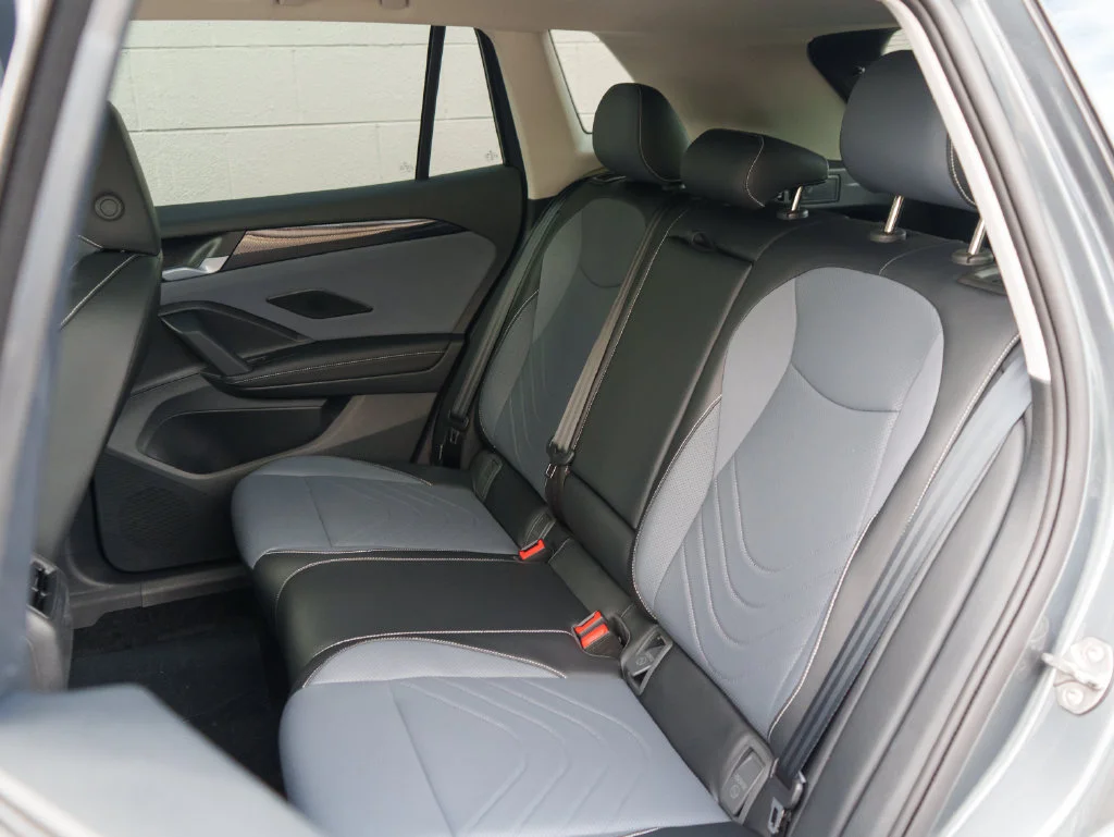 New 2026 Platinum Gray Metallic Volkswagen 2.0T SE image 11