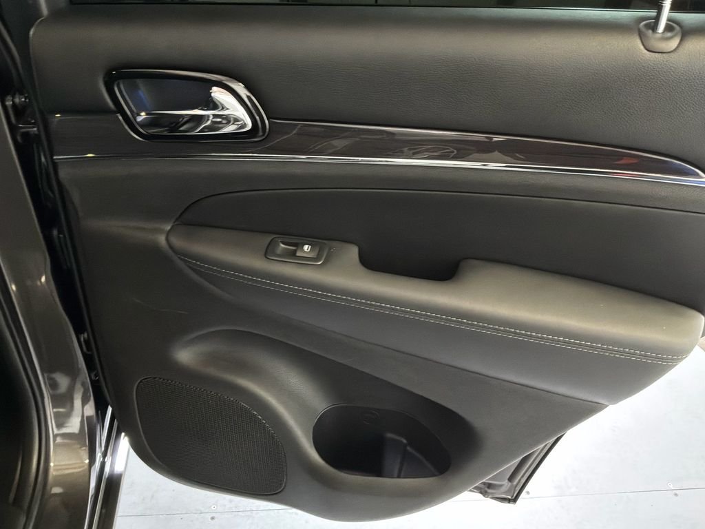 2020 Jeep Grand Cherokee Overland - Photo 16