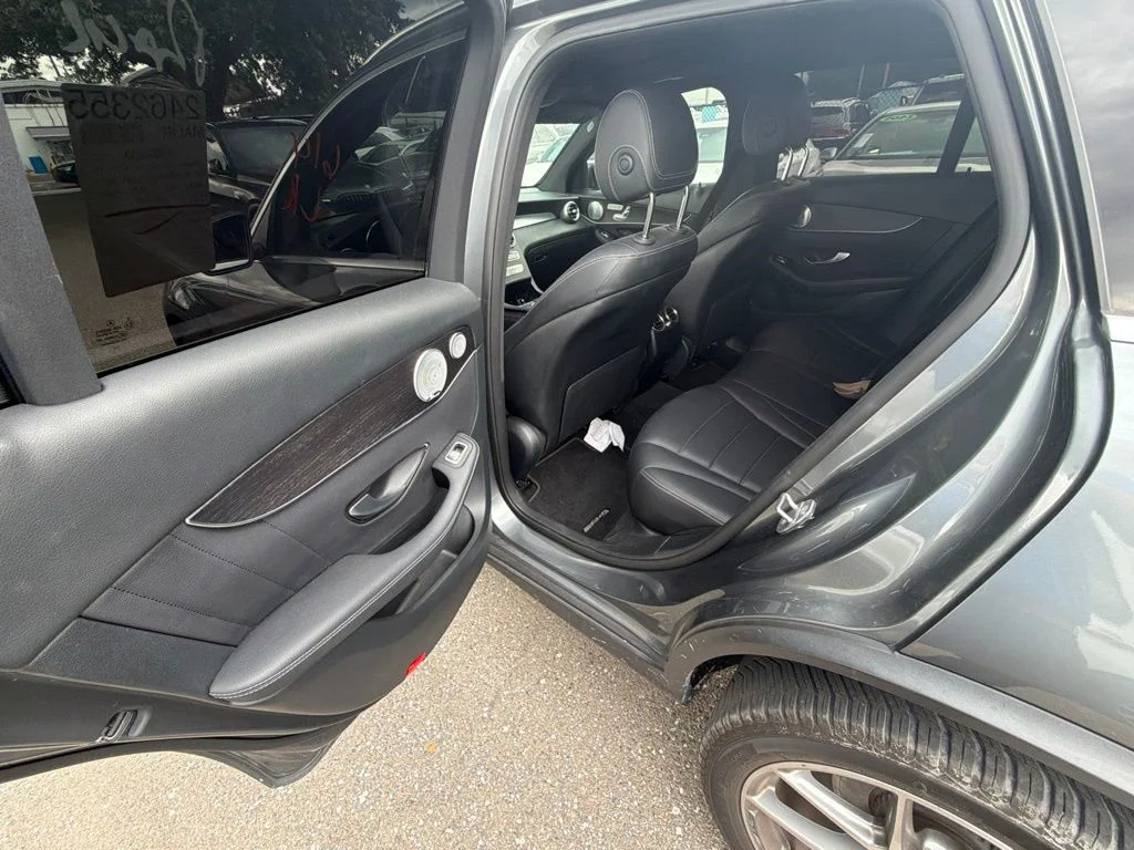 Used 2020  Mercedes-Benz GLC 300 image 9