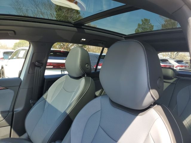 New 2026 White Volkswagen SE R-Line Black image 16