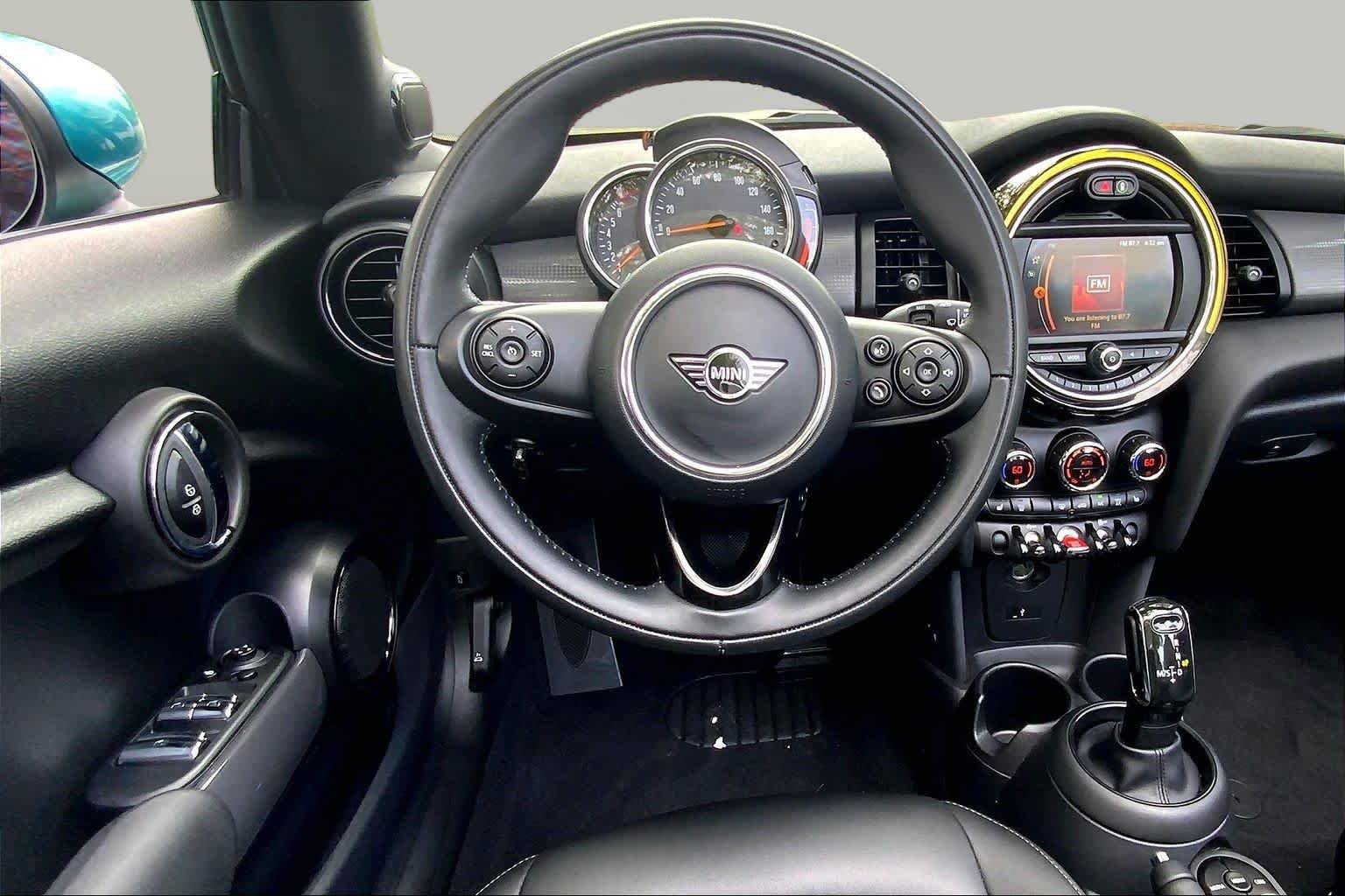 Used 2020 Caribbean Aqua Metallic MINI Cooper image 5